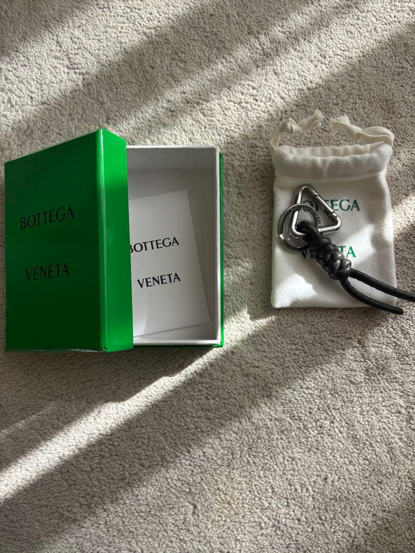 富*潤様 BOTTEGA VENETA レザーキーホルダー 名入れ無料】【スペシャルラッピング付き】ボッテガヴェネタ