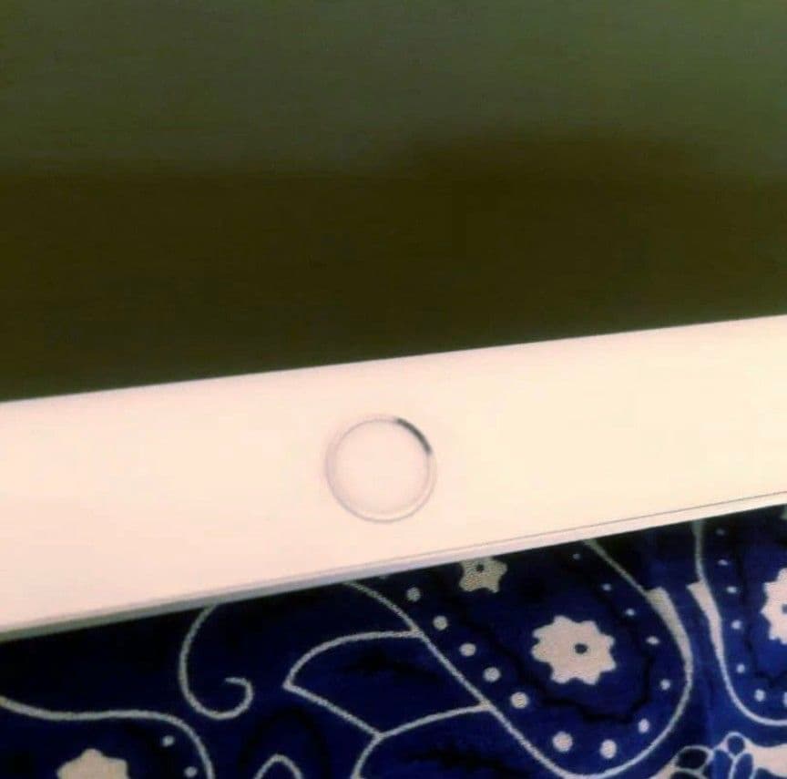 ジャンク】 iPad 第8世代 バッテリー交換必要 OS ver.26.3 - メルカリ