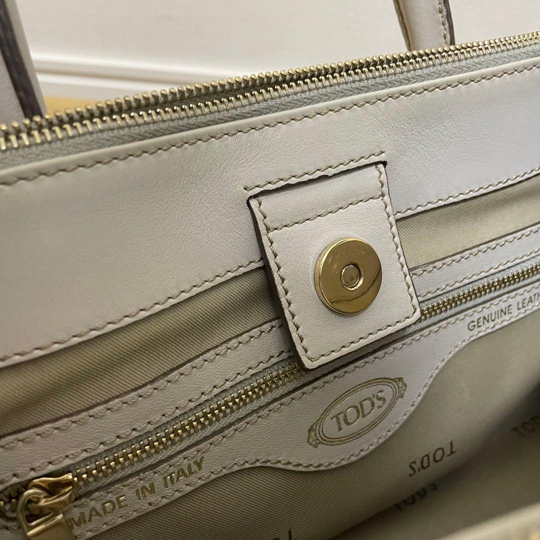《美品》TOD’S （トッズ）レザー ハンドバッグ ライトグレー系