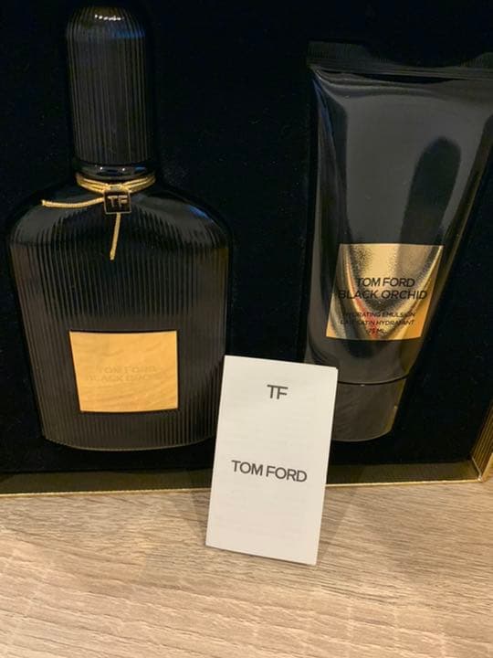 トムフォード ブラックオーキッドハイドレイティングエマルジョン