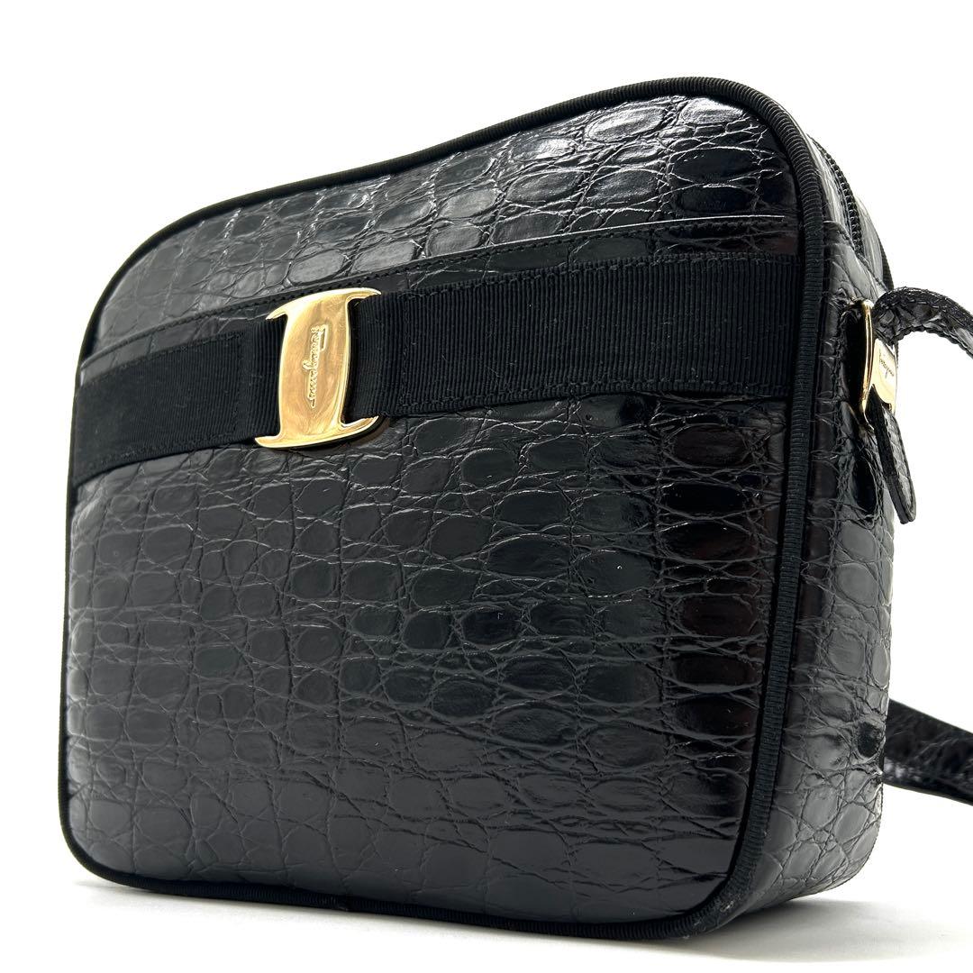 Salvatore Ferragamo ショルダーバッグ ヴァラ 黒 ブラック Salvatore Ferragamo サルヴァトーレ・フェラガモ ヴァラ2way