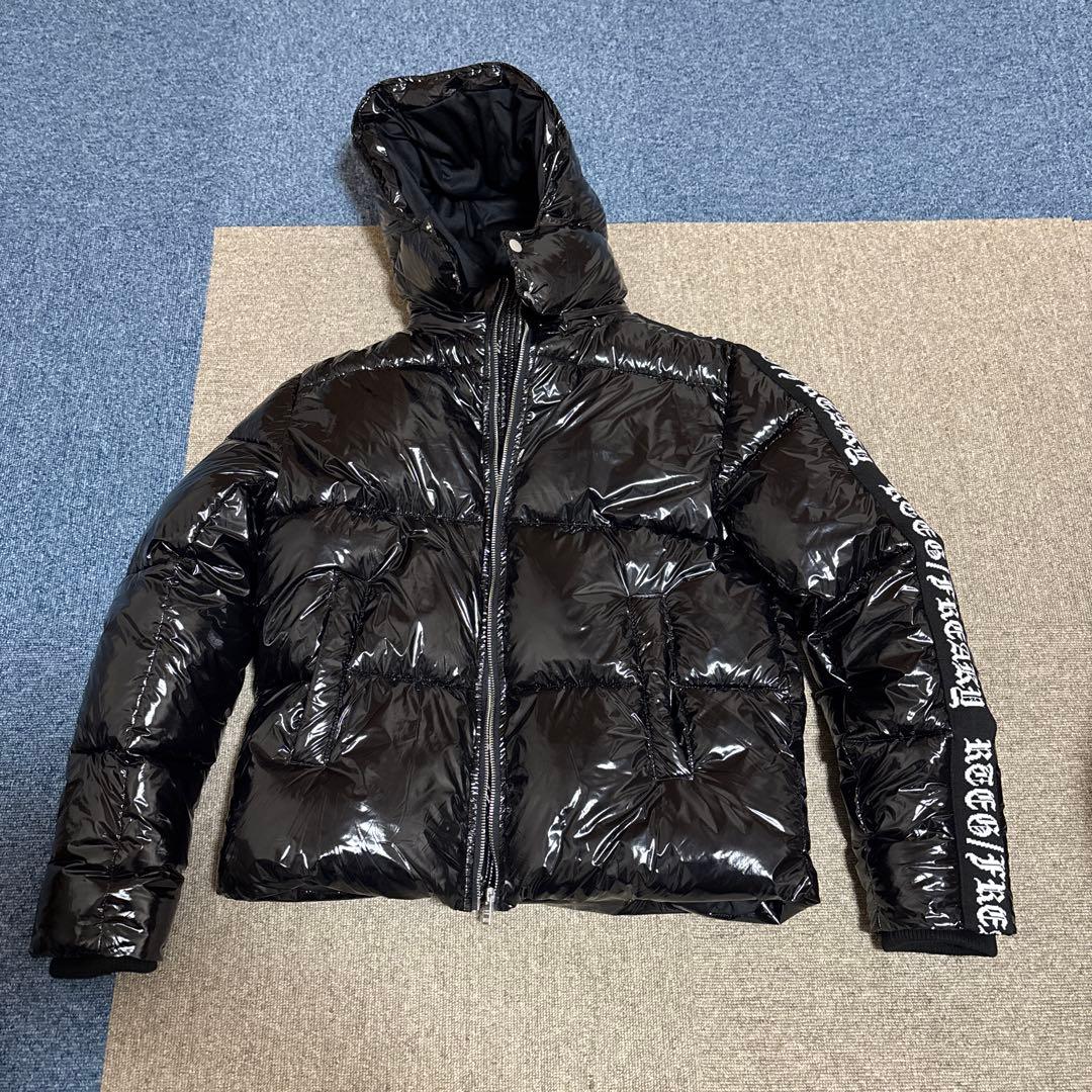 アダムスジャグラー ダウン 完売品 - メルカリ