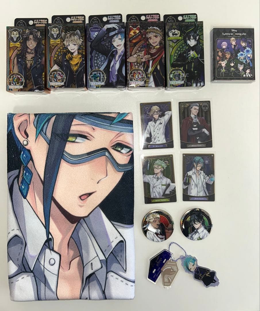 ツイステまとめ売り】グッズセット パズル缶バ他