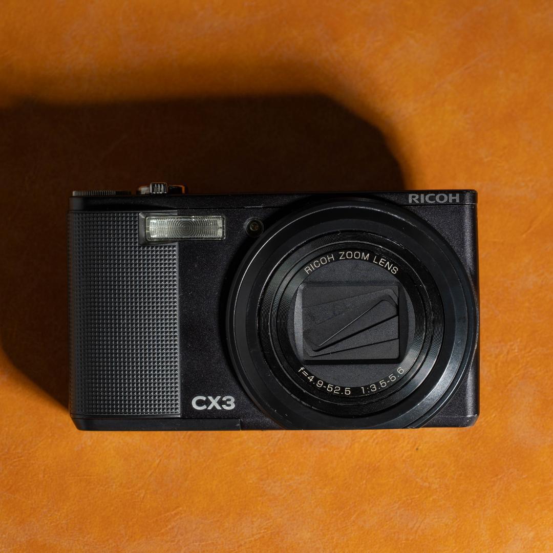 憧れのコンデジっぽさを味わえる】RICOH CX3 ブラック - メルカリ