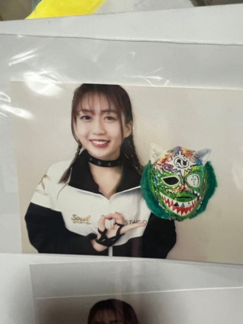 スターダム上谷沙也選手 クイーンズクエスト時代オーバーマスク 直筆