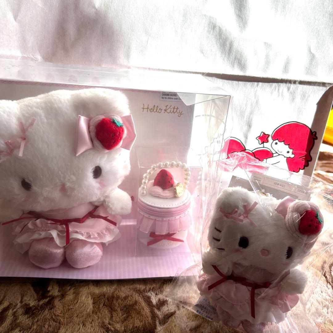 サンリオ いちごホイップケーキ キティちゃんセット - メルカリ