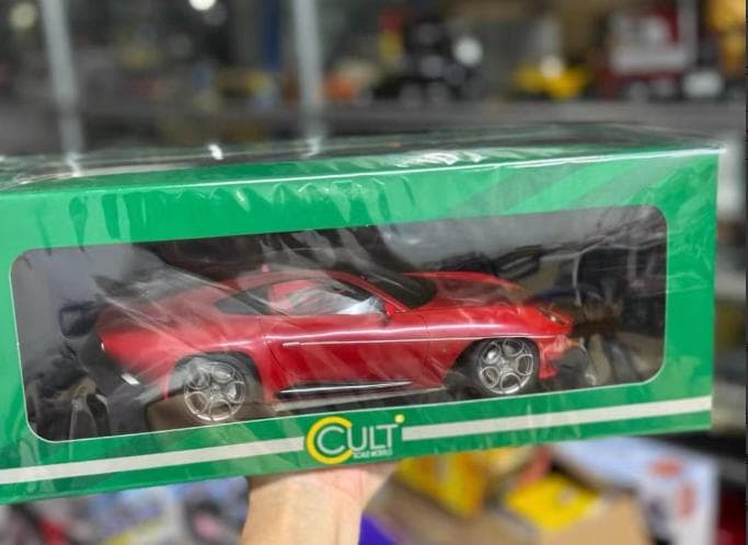 CULT 1/18 アルファロメオ ディスコ・ヴォランテ 2013 2台セット