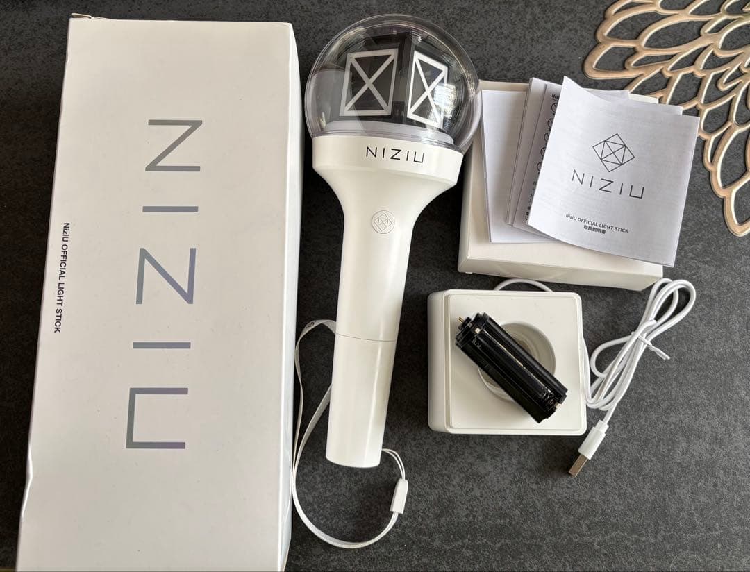 NIZIU ペンライト 充電式 LEDライト - メルカリ