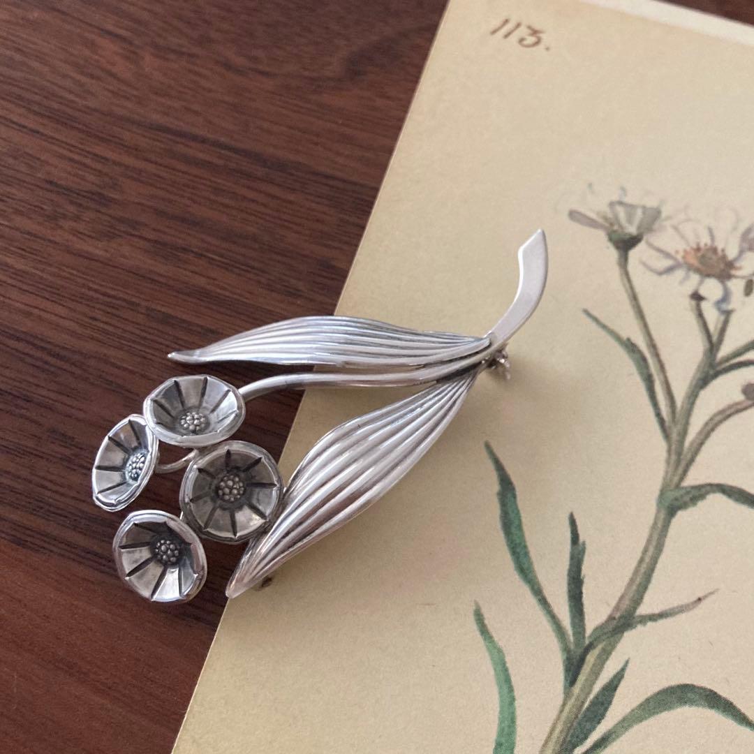 ヴィンテージ＊ブローチ　ボタニカル　フラワー　シルバー　アンティーク　　北欧 本真珠 パールフラワーブローチ 昭和レトロ シルバー 花 銀細工