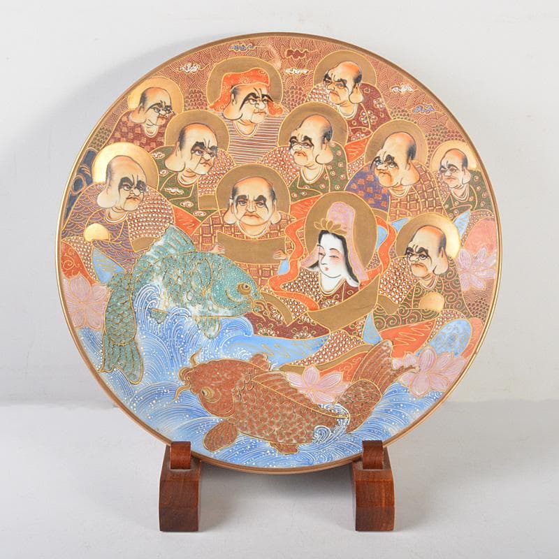 九谷焼　色絵金彩　人物魚文　大皿　飾皿　直径約36㎝　在銘　V　5780C 希少!!】九谷造 色絵 金彩 [松竹梅鳥文風景窓絵 粉彩人物絵] 大皿 平皿