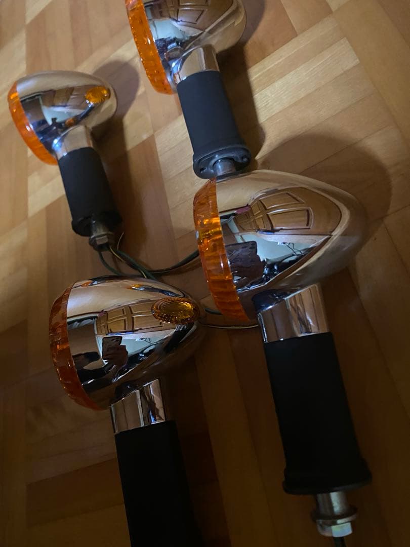 W800ストリート純正オレンジ 丸型ウィンカー 4個セット W800ストリート純正オレンジ 丸型ウィンカー 4個セット - メルカリ