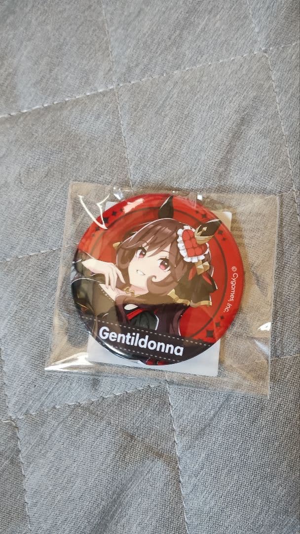 ウマ娘 新千歳 トラベル ポップアップ ジェンティルドンナ 缶バッジ b