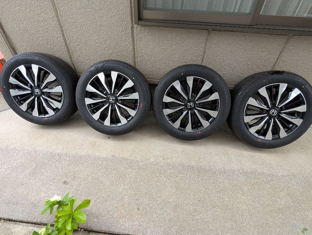 新車外し】ホンダWR-V純正アルミホイール、タイヤセット 17インチ送料
