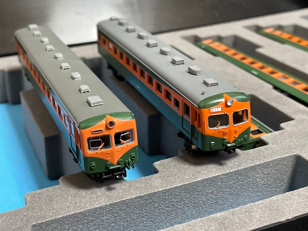 Nゲージ鉄道模型 国鉄80系 湘南電車　5両セット　マイクロエース　GM Amazon.co.jp: マイクロエース Nゲージ 国鉄80系湘南色 1・2次型 付属5