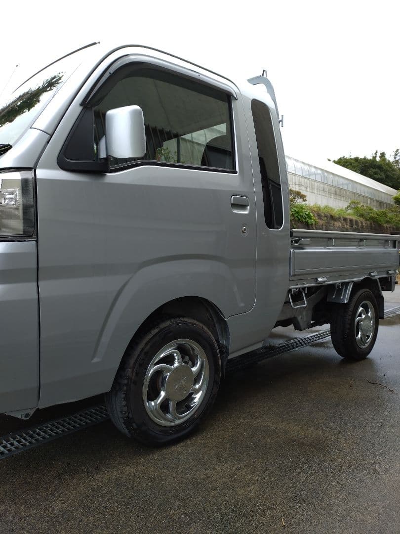 送料込み。美品メッキホール、エリートスコーピオン13インチタイヤ付き