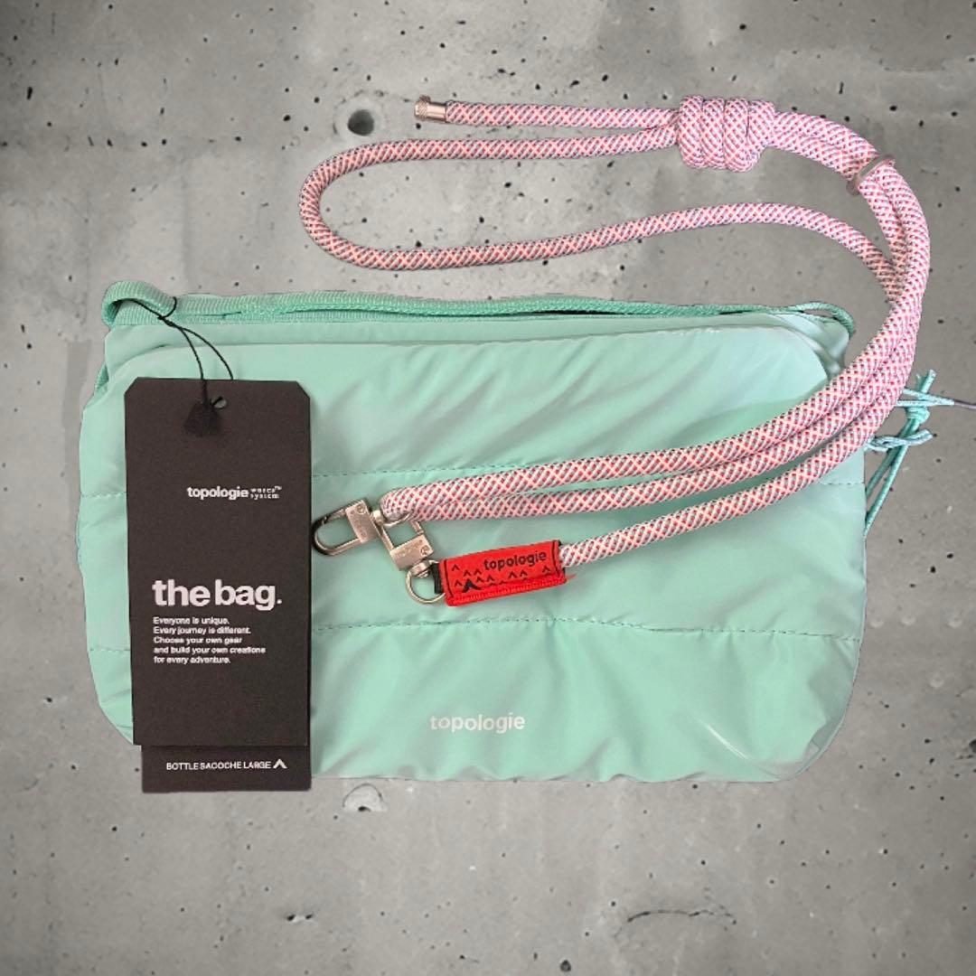 未使用新品　topologie トポロジー ボトルサコッシュ　ラージ　水色 Topologie（トポロジー）の「Bottle Sacoche Large ボトルサコッシュ