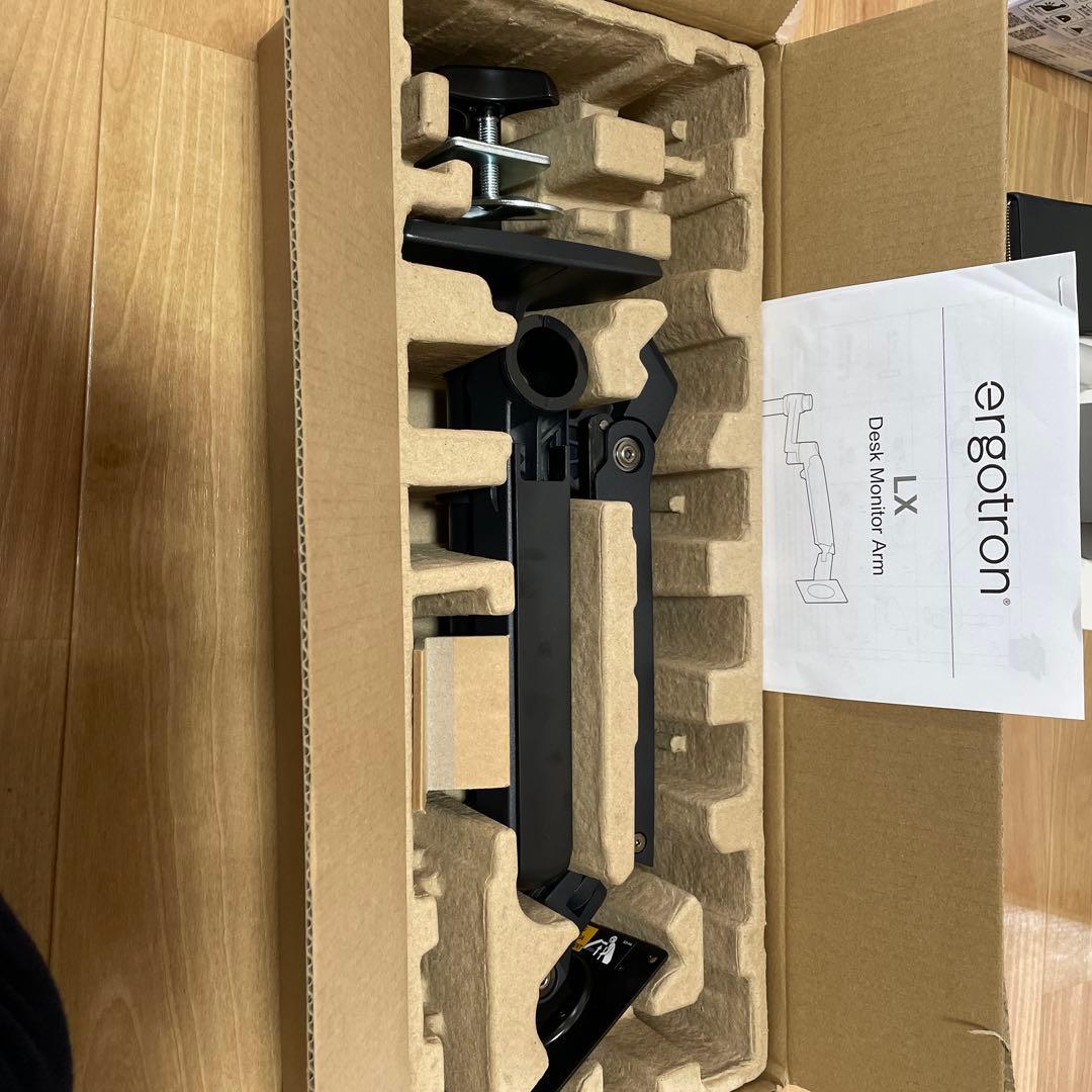 【未使用】ergotron LX Desk Monitor Arm Amazon.com: Ergotron – LX Monitor Arm, Single Monitor Desk Mount