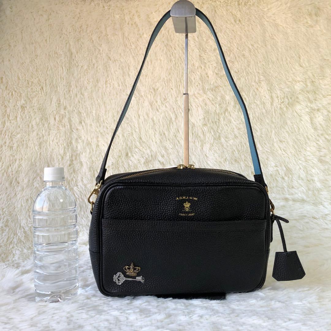 希少 A.D.M.J. ショルダーバッグ カメラバッグ スクエア シボ革 - メルカリ