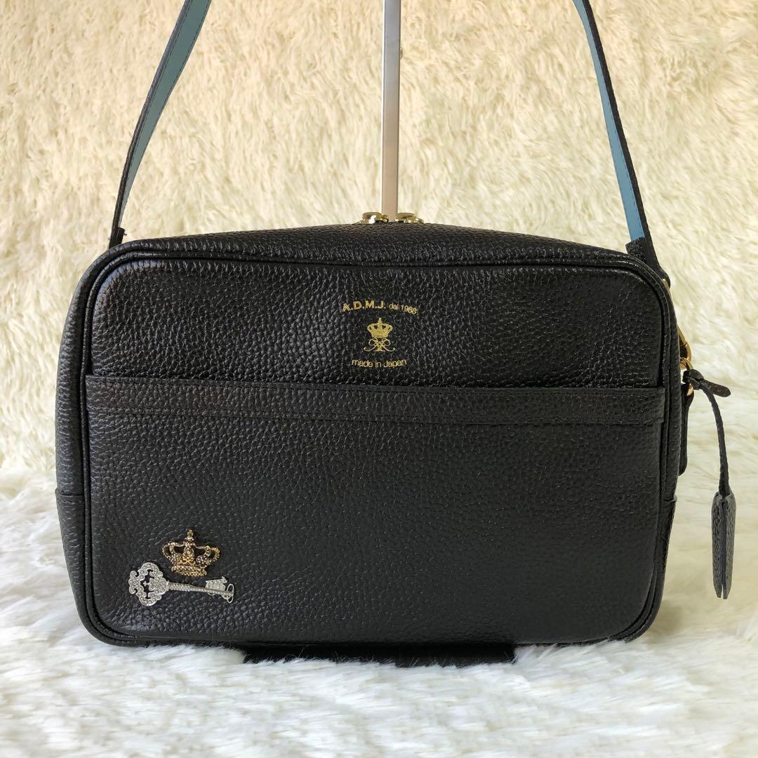 希少 A.D.M.J. ショルダーバッグ カメラバッグ スクエア シボ革 - メルカリ