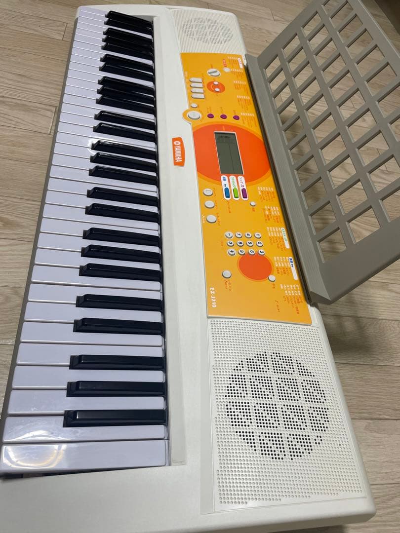 YAMAHA EZ-J210 電子キーボード 61鍵 オレンジと白 - メルカリ