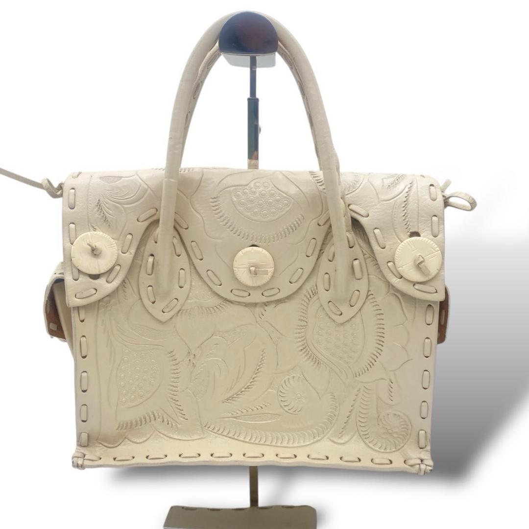 最終値下 GRACE CONTINENTAL Carving Tribes 白 - メルカリ