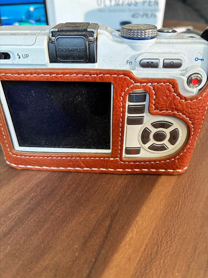 美品】OLYMPUS PEN レザーケース+ストラップ+レンズプロテクター付き