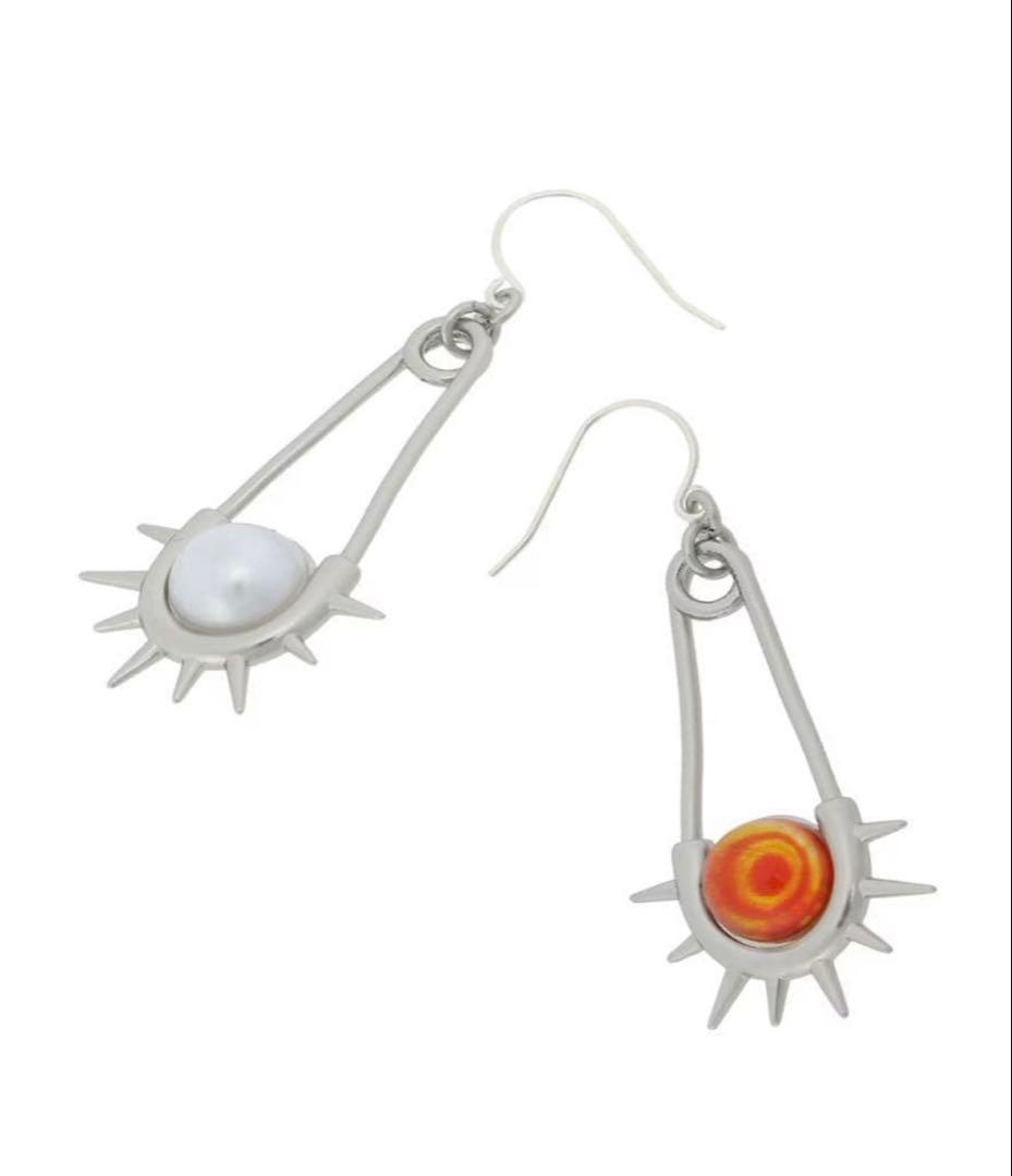 GroundY×チェンソーマン イヤリング / ピアス マキマ - メルカリ