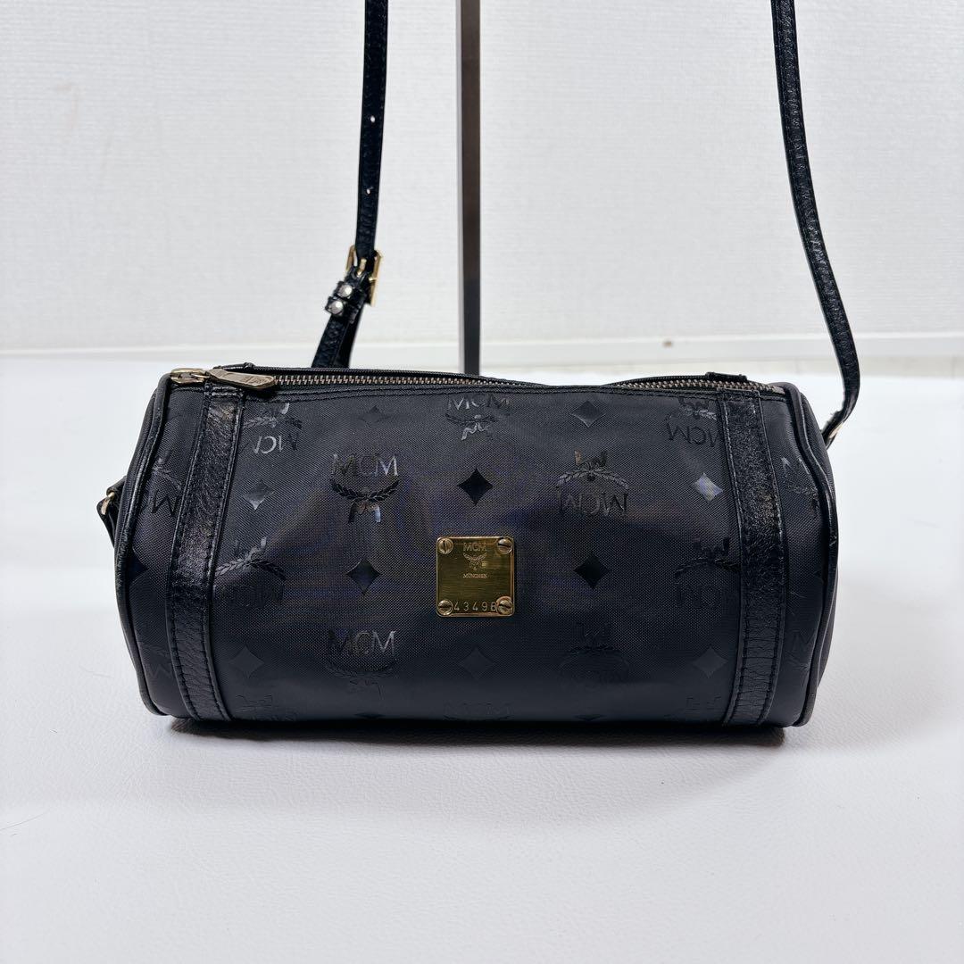 美品✨MCM ヴィセトス バレルバッグ（筒型ショルダーバッグ）　ブラック MCM ｳﾞｨｾﾄｽ ｸﾛｽﾎﾞﾃﾞｨﾊﾞｯｸﾞ 未使用品 入荷致しました！ | 八女・久留米