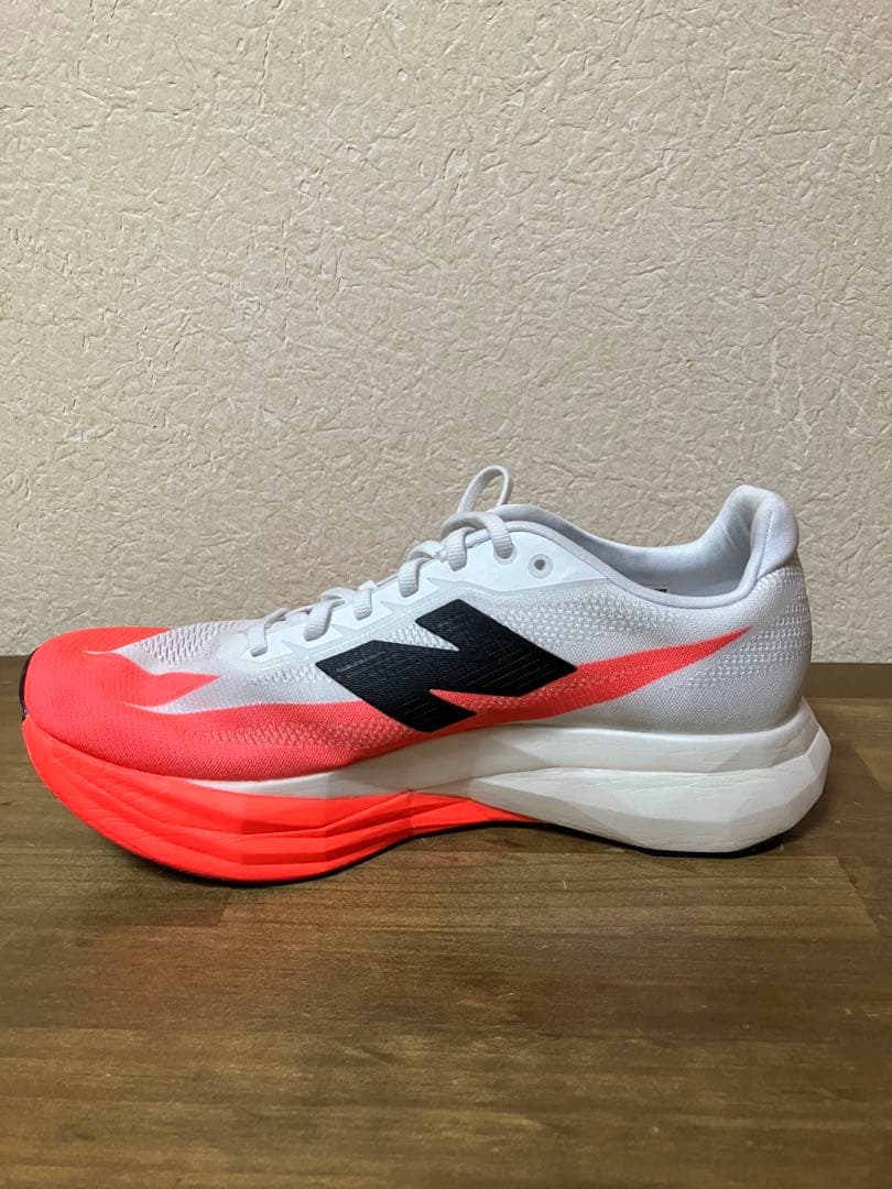 ニューバランスFuelCell SC ELITE V5 25.5cm