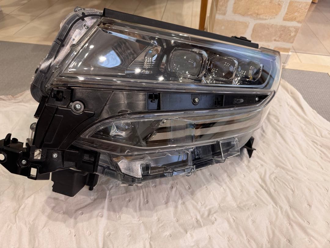 30 アルファード 後期 3眼 ヘッドライト 左 ブラックエクステンション