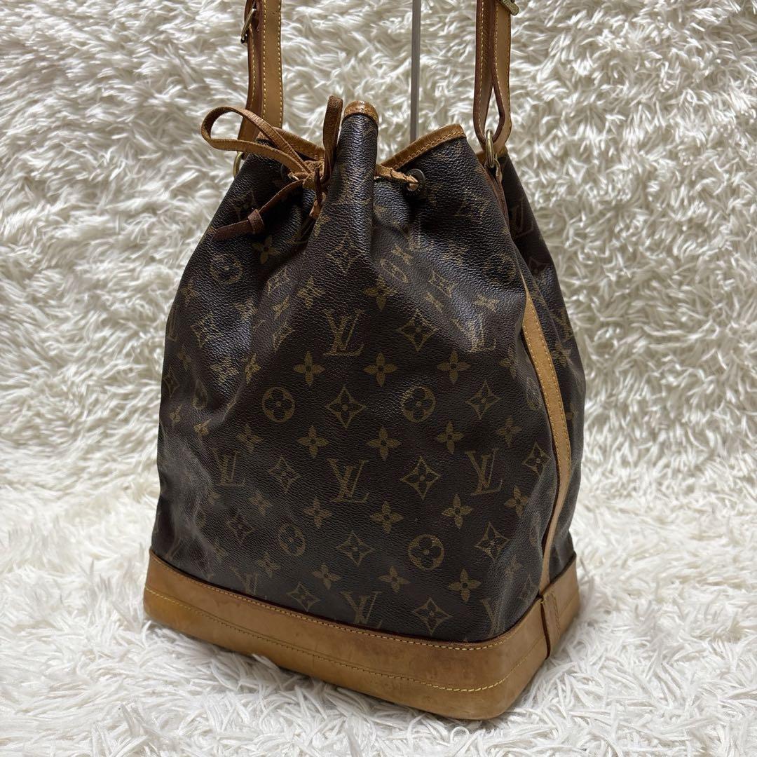 ルイヴィトン　ノエ　ショルダーバッグ　モノグラム　巾着型 ナノ・ノエ LOUIS VUITTON ルイヴィトン モノグラム ショルダーバッグ