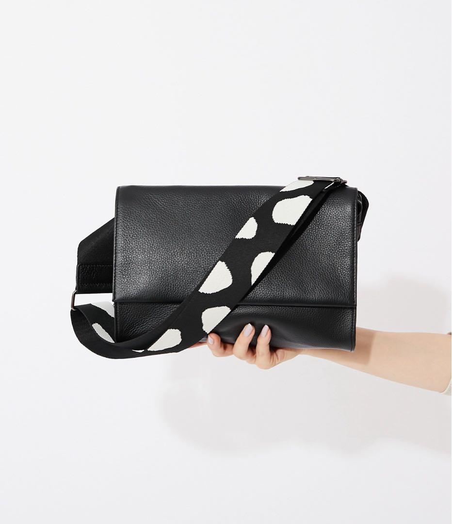 イアパピヨネ　ワイドテープショルダーバッグ　ボディバッグ　ダルメシアン イアパピヨネ 柄テープ ボディバッグ ダルメシアン｜Yahoo!フリマ（旧