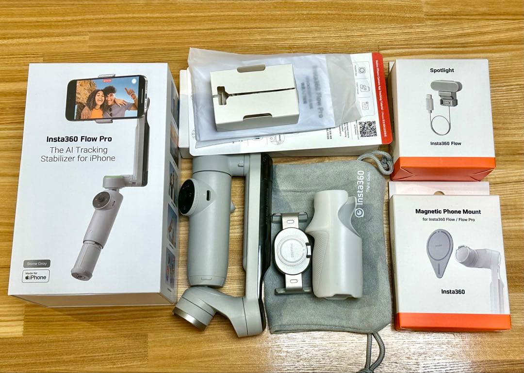 【ライト、マグネット付き美品】Insta360 Flow Pro Insta360 Flow Pro / ジンバル 磁気アダプターinsta flow 360 MagSafe