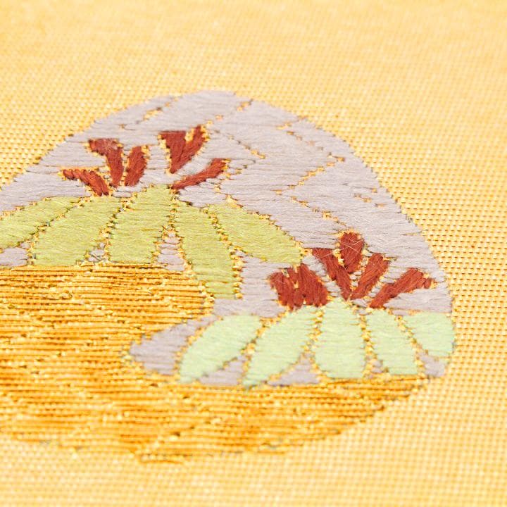 上品に華やぐ【蘇州刺繍】 大人気モチーフ【貝合わせ】 袋帯と同格の