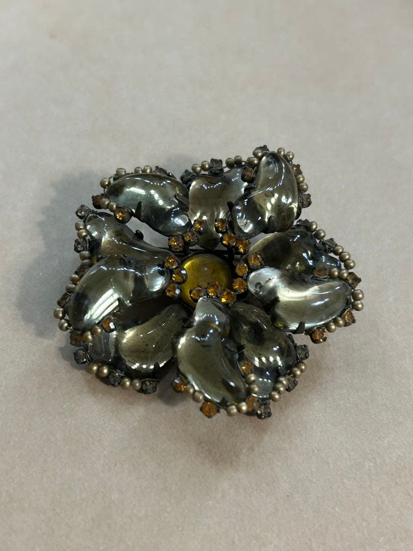 DeLuxe accessories ブローチ