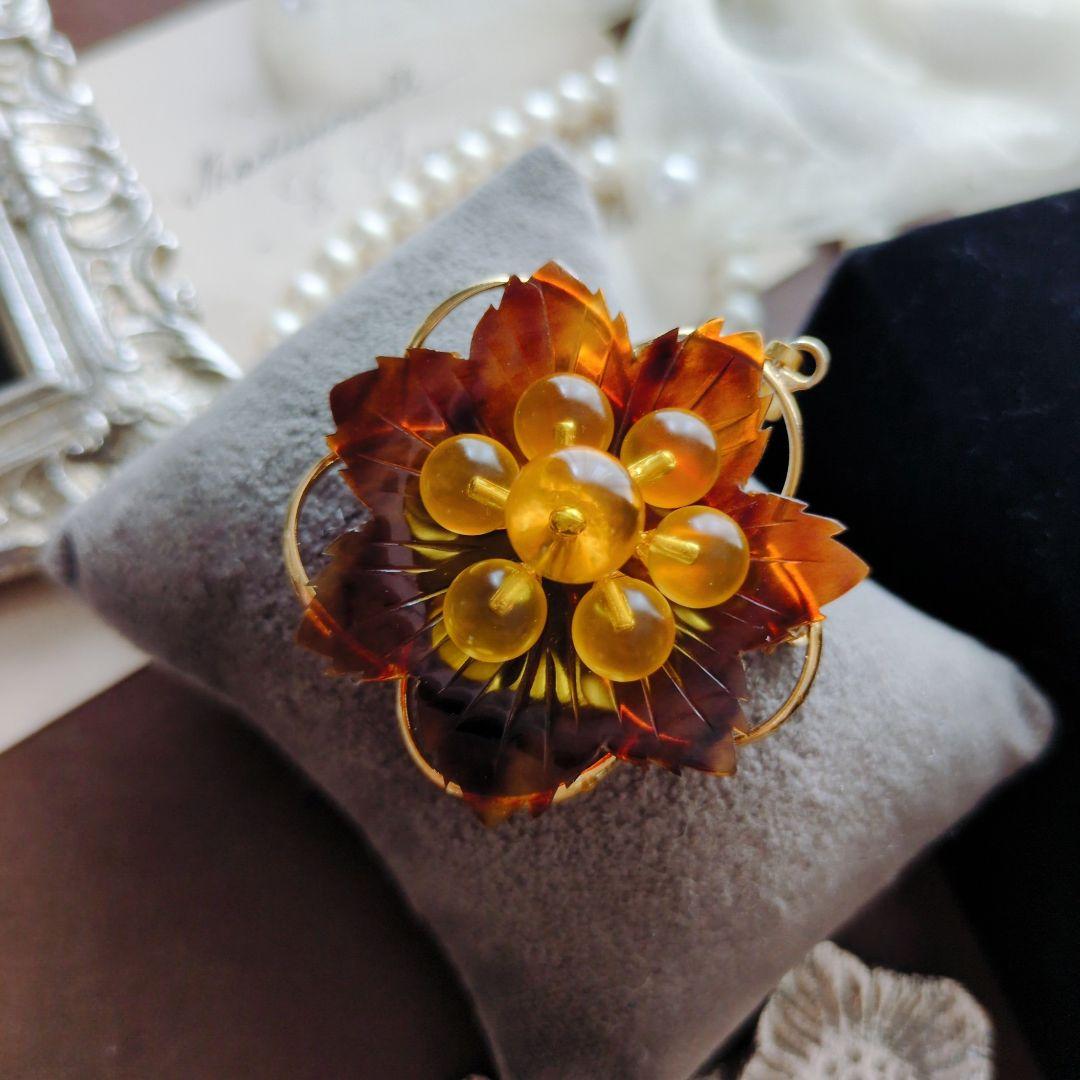本鼈甲 ラクト珠 べっ甲細工 フラワー ブローチ ペンダント ゴールド