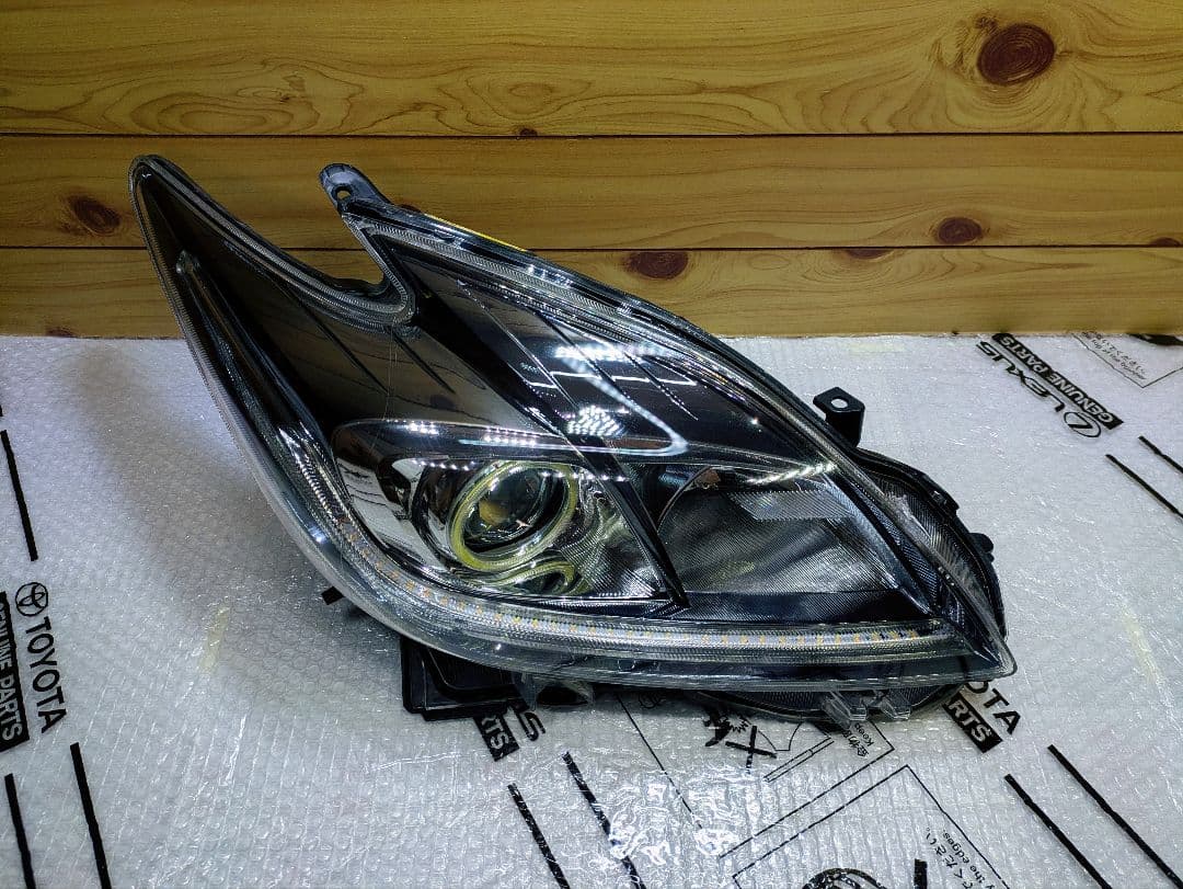 30プリウス 後期 ヘッドライト イカリング シーケンシャル ZVW30