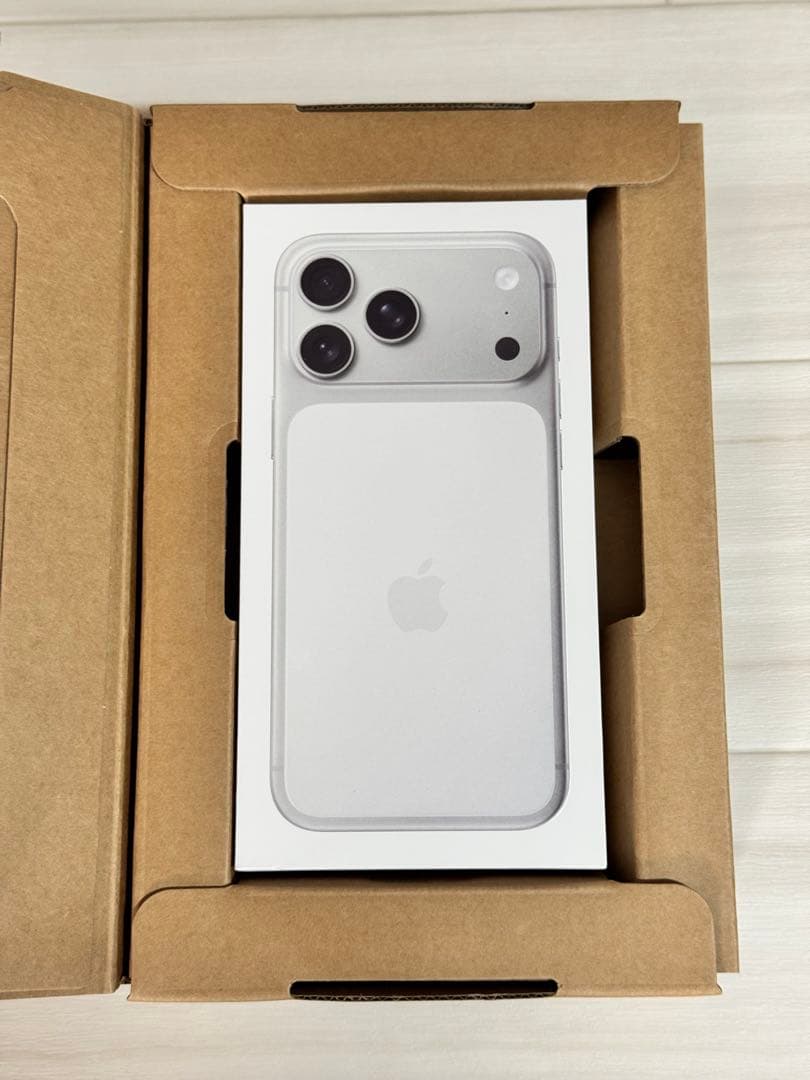 iPhone17 ProMax 2TB シルバー SIMフリー 新品未開封品 - メルカリ