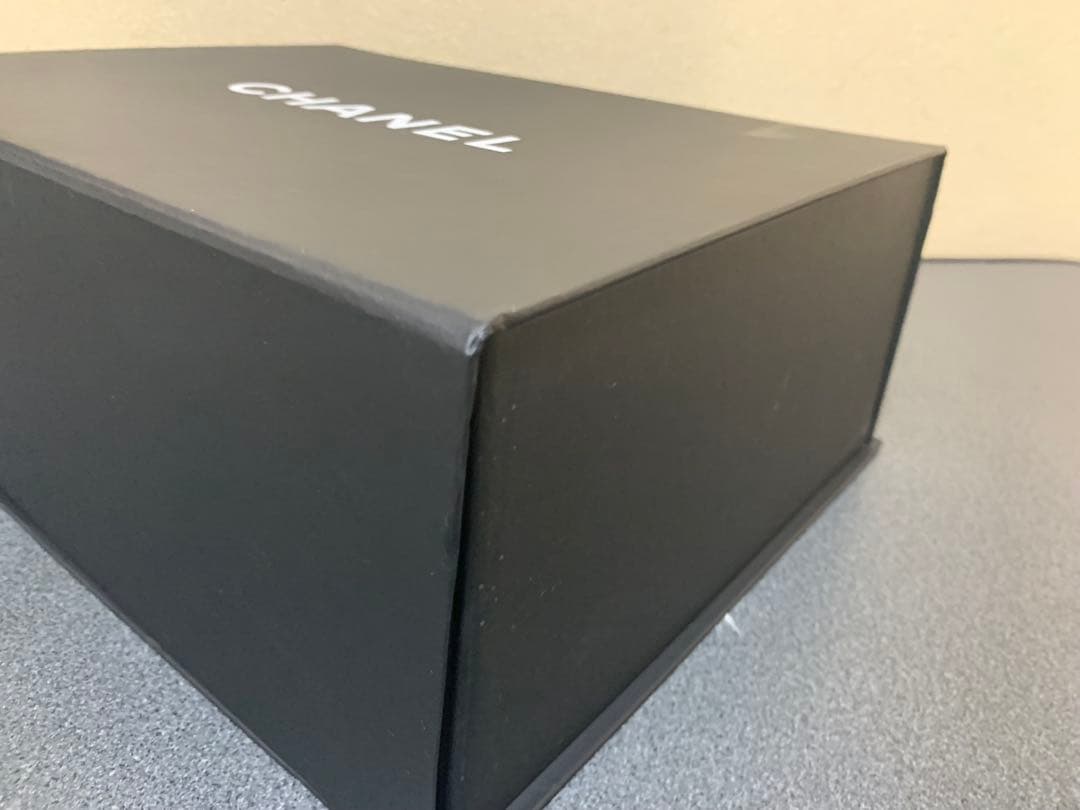 CHANEL シャネル 空箱 マグネット式 24x31x12cm - メルカリ