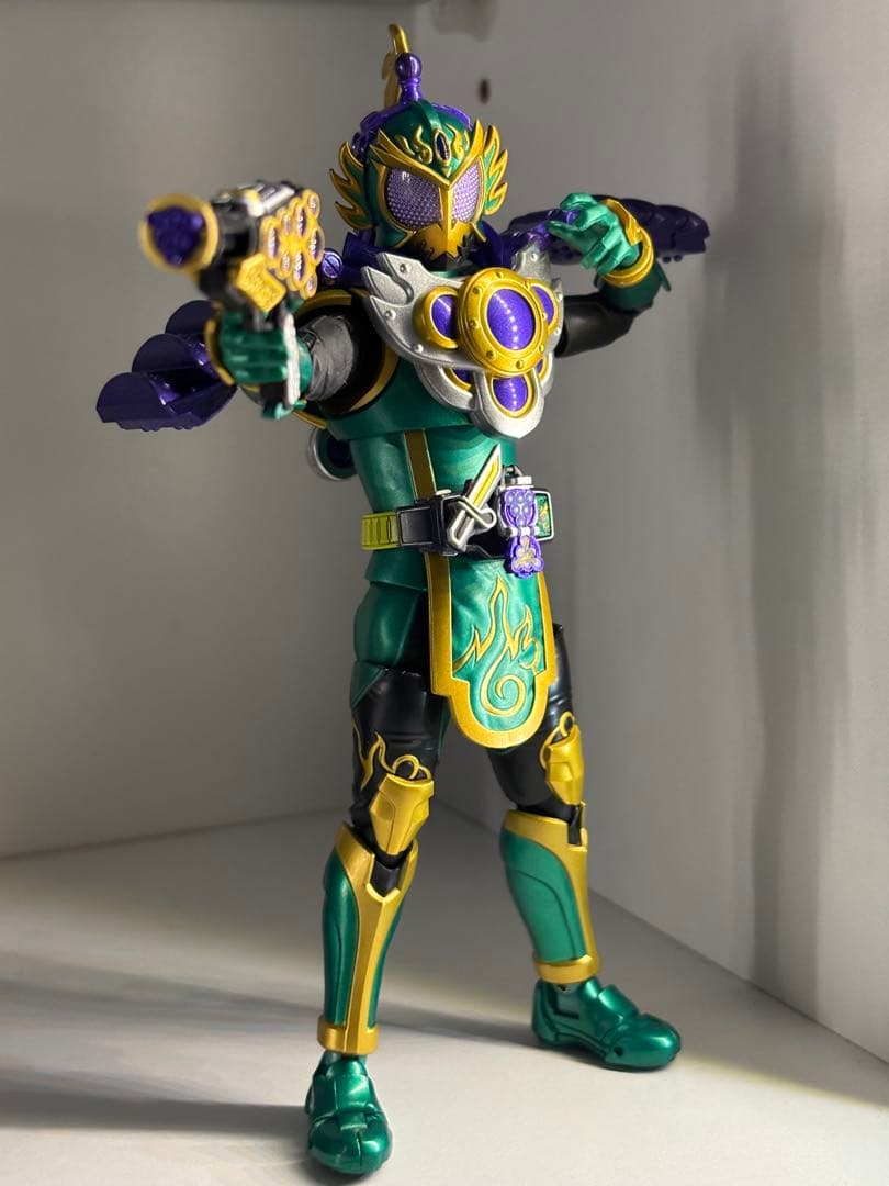 S.H.Figuarts 真骨彫製法 仮面ライダー龍玄ブドウアームズ