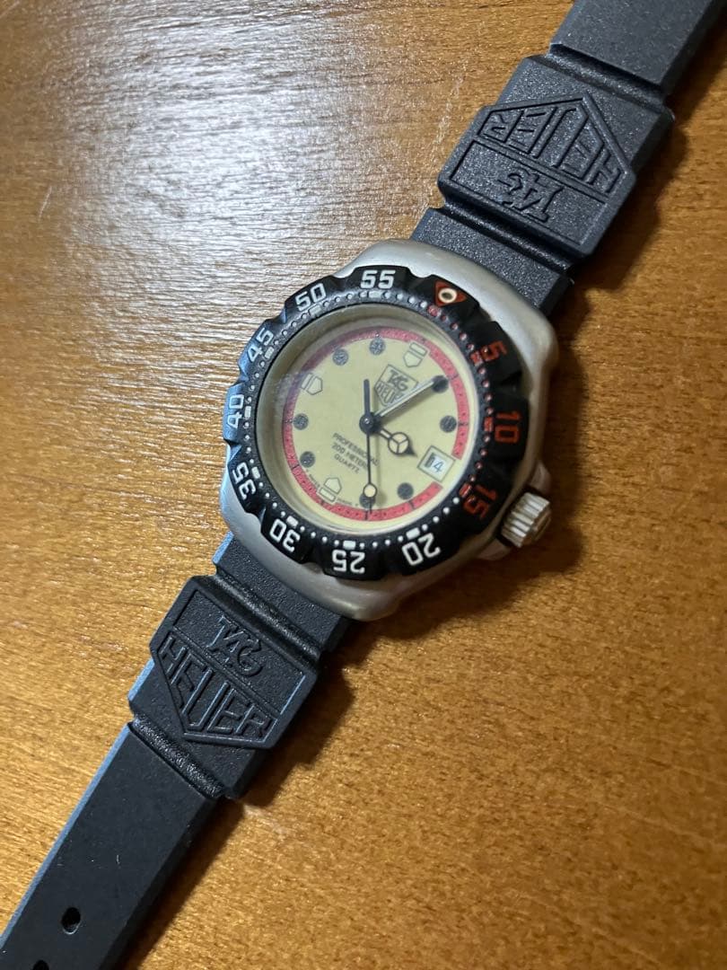 タグホイヤー フォーミュラ1 クォーツデイト371．508【電池切れ