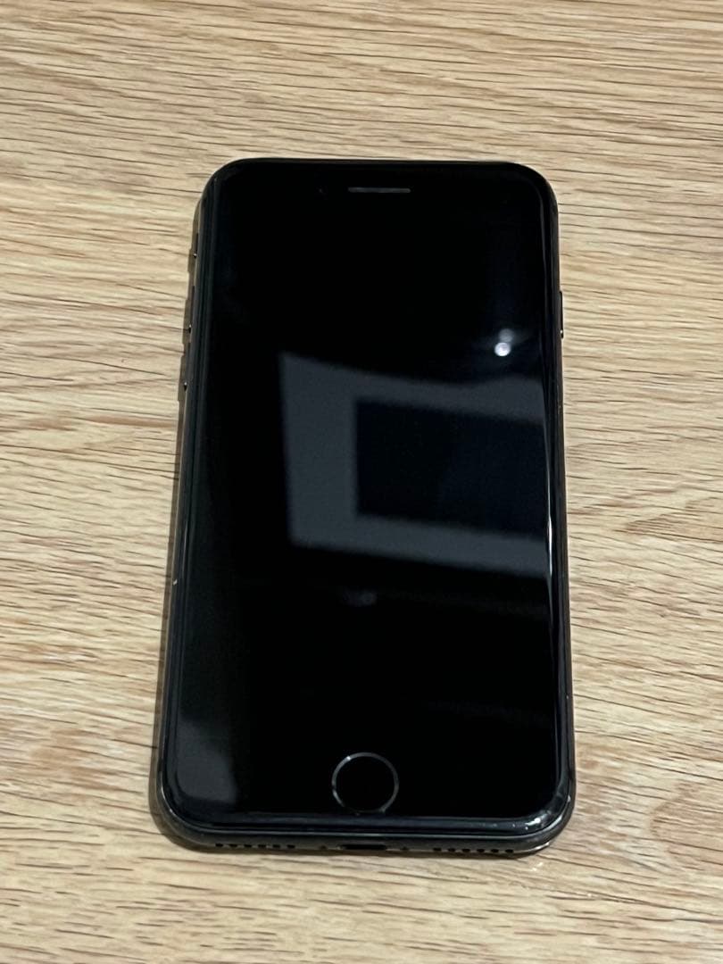 iPhone 8 ブラック 本体 - メルカリ