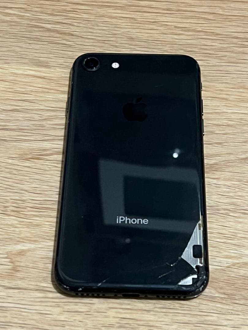 iPhone 8 ブラック 本体 - メルカリ