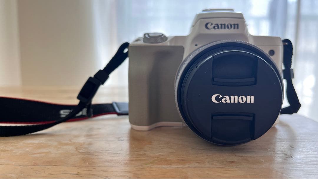 Canon EOS M200 ホワイト Canon EOS M200 24.1 MP Mirrorless Digital Camera - 4K / 25 fps, EF