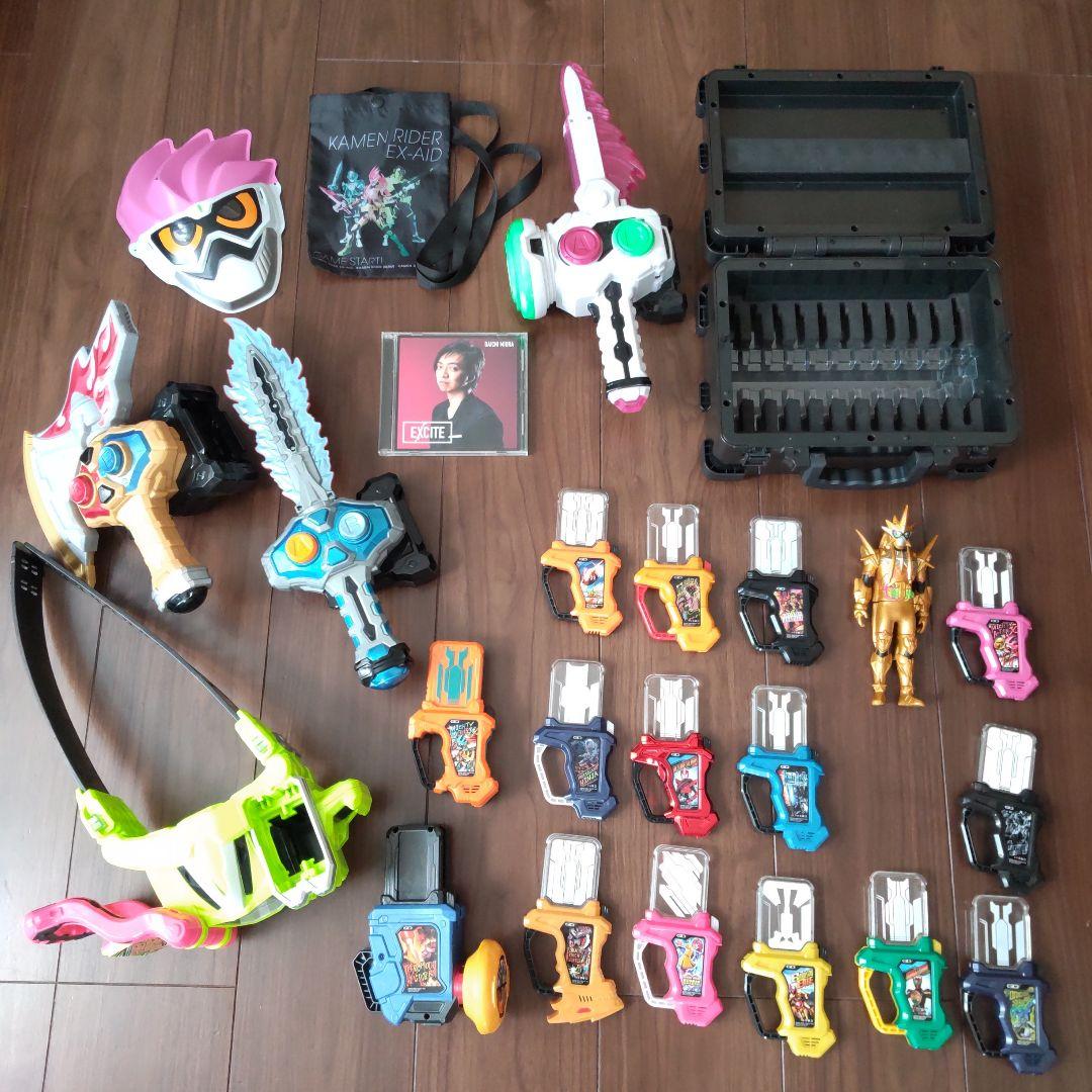 仮面ライダー エグゼイド ベルト セット Amazon | BANDAI (限定品) 仮面ライダーエグゼイド DXゲーマドライバー