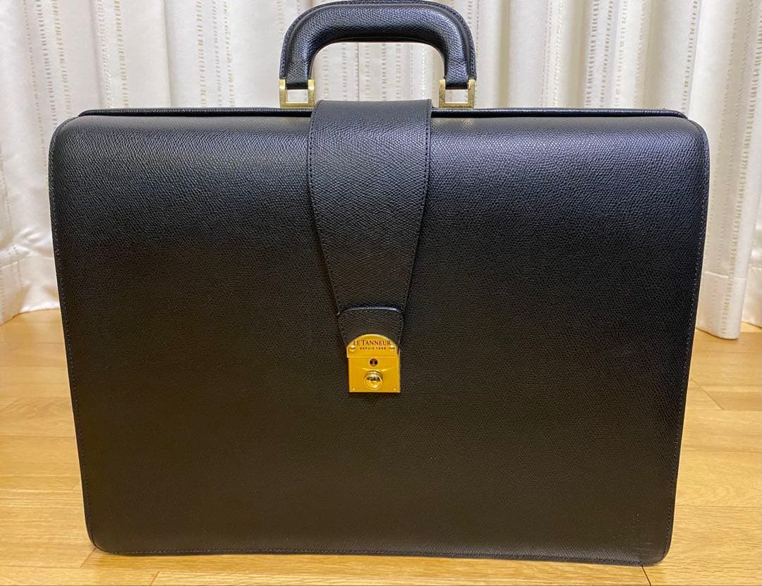 LE TANNEUR ルタヌア ダレスバッグ ブリーフケース シボ革 新品 LE TANNEUR ルタヌア ダレスバッグ ブリーフケース シボ革高級