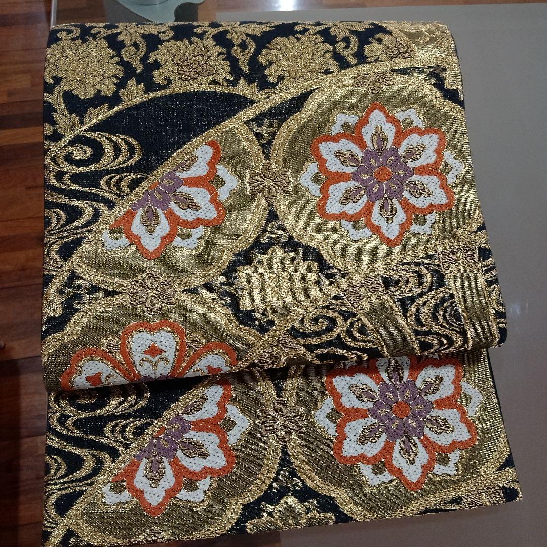 試着程度の極美品❣️西陣織物　華文様六通袋帯　正絹　金糸　ゴージャス♡黒地♡素敵 袋帯 リサイクル 京都 西陣 極上 レア柄 正絹 金糸 黒 濃グレー 金
