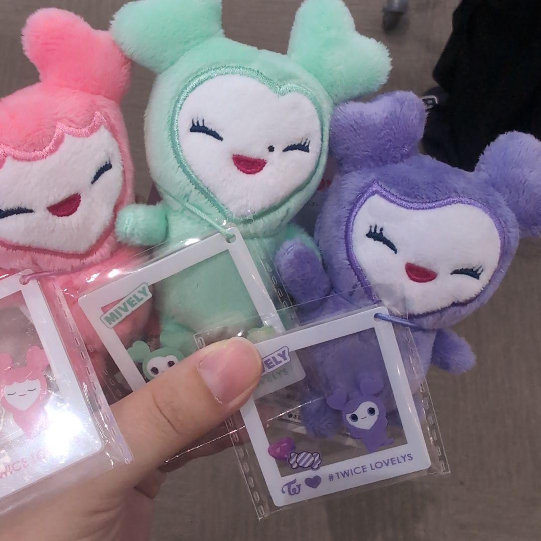 TWICE LOVELYS チャーム付きマスコットGIGO限定 ミサモセット - メルカリ