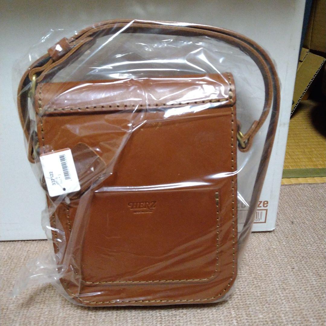 ヘルツラップフラップミニショルダー（CP-6)チョコ 新作！ラップフラップミニショルダーの作り手インタビュー｜革鞄・革