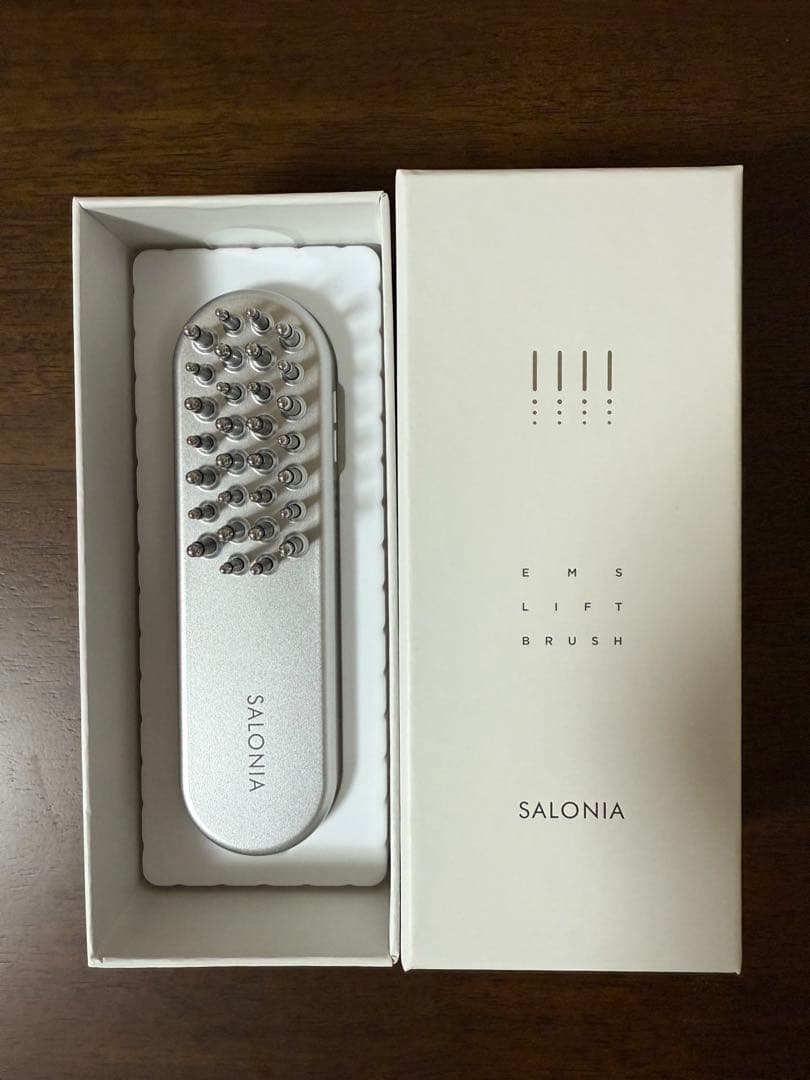 ほぼ未使用　SALONIA EMS LIFT BRUSH 美顔器 SALONIA（サロニア） 美顔器 ブラシ EMS ギフト ギフトBOX リフトケア